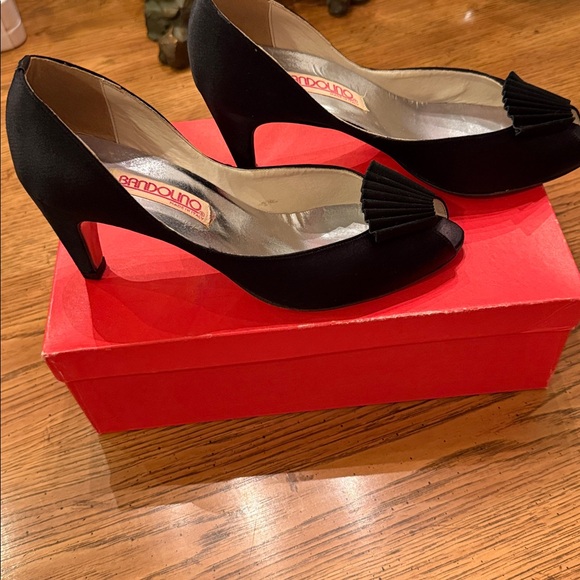 Bandolino Shoes - Bandolino VATIO ItalianBlackSatin PeepToe Fan AdornedHeelsElegance&comfort7.5M